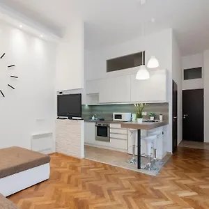 https://szent-istvan-ter-4-next-to-basilica-a-1-bedroom.inbudapesthotels.com